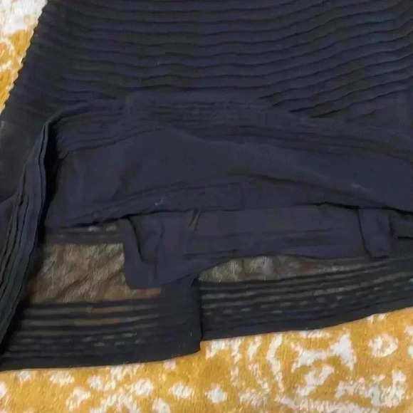 Simply Vera Wang fit and flare tiered, long sleeve, soft, black dress XS - Picture 3 of 6